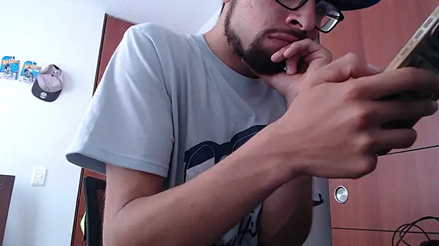 Snapshot of fvckolombianguyy chatting on February 20, 2025, 8:25 pm fvckolombianguyy online show from February 20, 2025, 8:25 pm