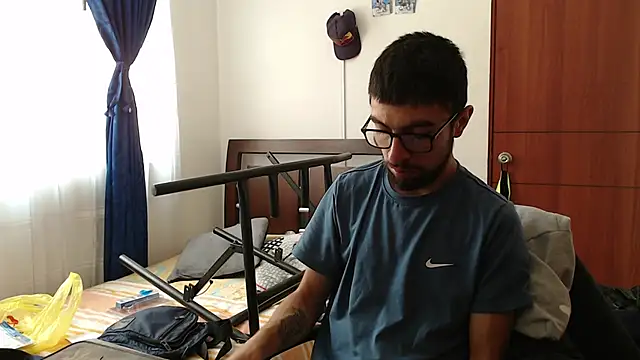 Snapshot of fvckolombianguyy chatting on February 28, 2025, 5:48 pm fvckolombianguyy online show from February 28, 2025, 5:48 pm