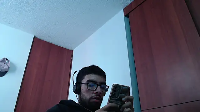 Snapshot of fvckolombianguyy chatting on February 19, 2025, 2:44 pm fvckolombianguyy online show from February 19, 2025, 2:44 pm