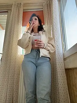 Almmaxxxx online show from March 8, 2026, 6:49 am