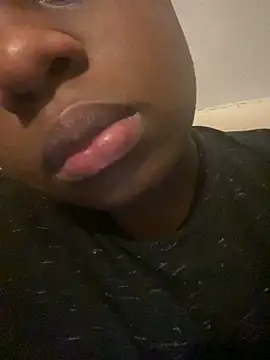 Snapshot of Cyebony chatting on February 4, 2025, 7:11 pm Cyebony online show from February 4, 2025, 7:11 pm