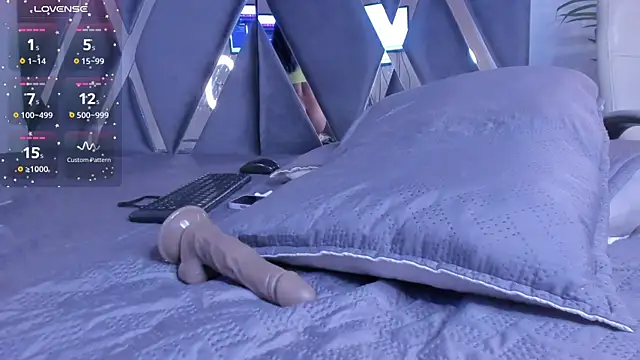 Snapshot of alessandra_wells chatting on February 19, 2025, 2:22 pm alessandra wells online show from February 19, 2025, 2:22 pm