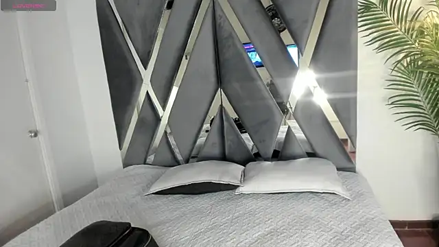 Snapshot of alessandra_wells chatting on October 6, 2025, 11:11 am alessandra wells online show from October 6, 2025, 11:11 am