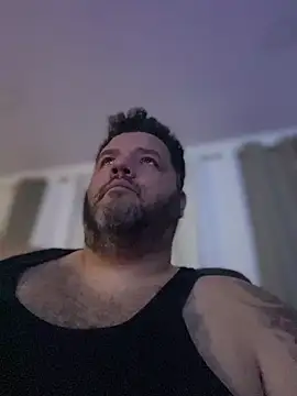 Snapshot of Gabihotxxx1 chatting on November 27, 2025, 1:28 am Gabihotxxx1 online show from November 27, 2025, 1:28 am