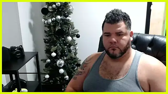 Snapshot of Gabihotxxx1 chatting on January 7, 2025, 2:42 am Gabihotxxx1 online show from January 7, 2025, 2:42 am