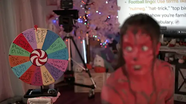 Nikki Torres online show from November 16, 2025, 5:45 am