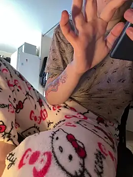 Snapshot of Remiliya chatting on February 21, 2026, 12:07 pm Remiliya online show from February 21, 2026, 12:07 pm