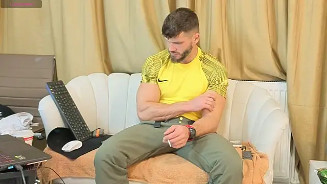 Snapshot of MauroTwin chatting on October 20, 2025, 6:52 pm MauroTwin online show from October 20, 2025, 6:52 pm