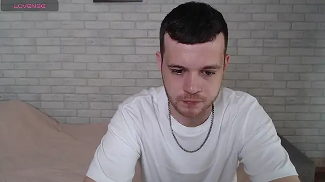 Snapshot of Alexxx_horny chatting on August 1, 2026, 8:01 am Alexxx horny online show from August 1, 2026, 8:01 am