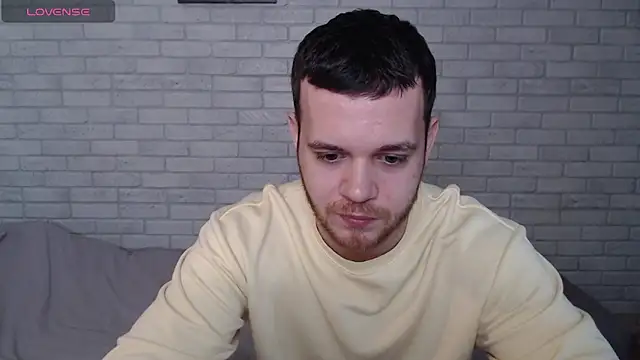 Snapshot of Alexxx_horny chatting on January 9, 2026, 8:32 am Alexxx horny online show from January 9, 2026, 8:32 am