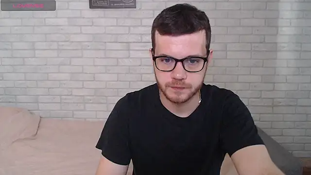 Snapshot of Alexxx_horny chatting on July 18, 2026, 5:05 am Alexxx horny online show from July 18, 2026, 5:05 am