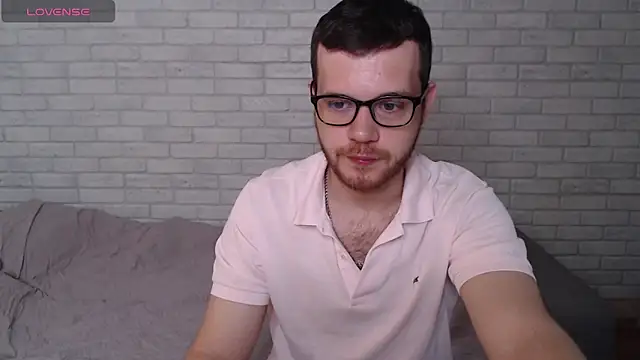 Snapshot of Alexxx_horny chatting on July 21, 2026, 7:31 am Alexxx horny online show from July 21, 2026, 7:31 am