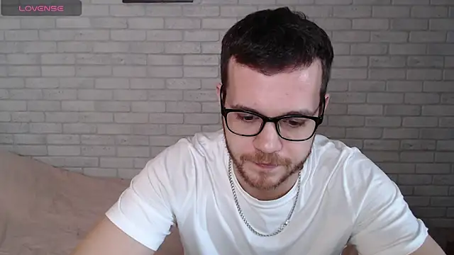 Snapshot of Alexxx_horny chatting on April 27, 2026, 12:14 pm Alexxx horny online show from April 27, 2026, 12:14 pm