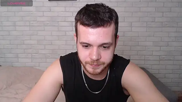 Snapshot of Alexxx_horny chatting on April 24, 2026, 11:01 am Alexxx horny online show from April 24, 2026, 11:01 am