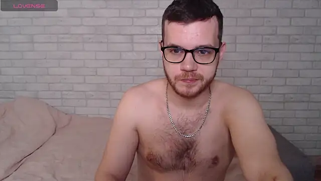 Snapshot of Alexxx_horny chatting on June 26, 2026, 4:40 am Alexxx horny online show from June 26, 2026, 4:40 am