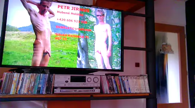 Snapshot of xxBareBabyxx chatting on December 17, 2024, 10:44 am xxBareBabyxx online show from December 17, 2024, 10:44 am