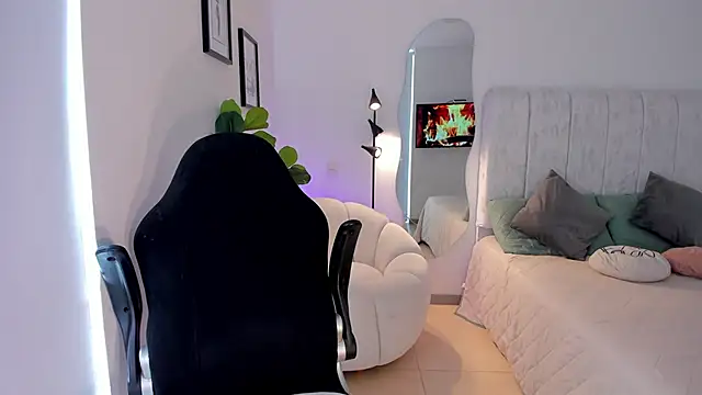 AmyWood online show from April 8, 2026, 7:59 pm