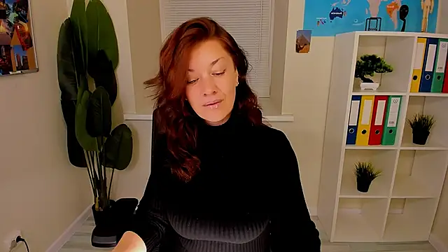 Snapshot of AnaMills chatting on November 11, 2025, 10:10 am AnaMills online show from November 11, 2025, 10:10 am