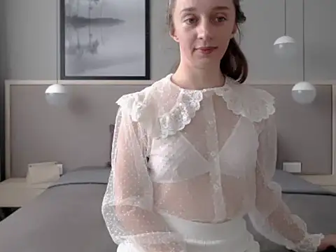 Snapshot of ShySchoolGirl chatting on October 10, 2025, 10:38 am ShySchoolGirl online show from October 10, 2025, 10:38 am