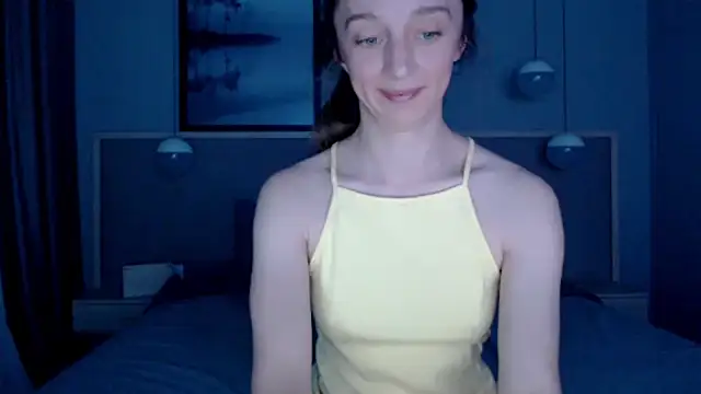 Snapshot of ShySchoolGirl chatting on September 14, 2025, 9:59 pm ShySchoolGirl online show from September 14, 2025, 9:59 pm