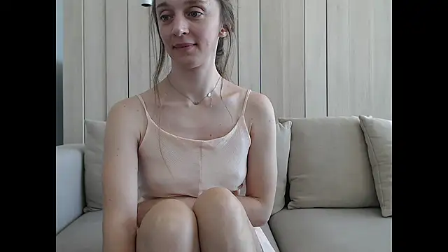 Snapshot of ShySchoolGirl chatting on March 20, 2025, 2:10 pm ShySchoolGirl online show from March 20, 2025, 2:10 pm