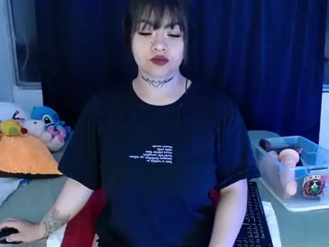 liseth 01hot online show from October 28, 2025, 10:25 am