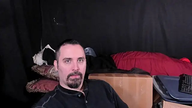 Snapshot of Metalstud chatting on January 11, 2026, 8:16 pm Metalstud online show from January 11, 2026, 8:16 pm