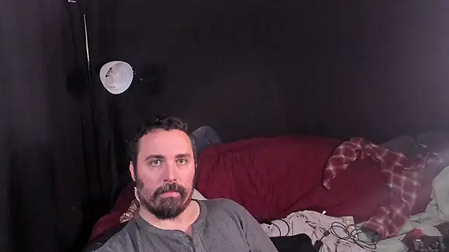 Snapshot of Metalstud chatting on November 3, 2025, 3:23 am Metalstud online show from November 3, 2025, 3:23 am