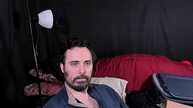 Snapshot of Metalstud chatting on January 9, 2026, 11:22 pm Metalstud online show from January 9, 2026, 11:22 pm