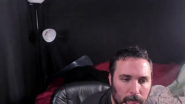 Snapshot of Metalstud chatting on November 6, 2025, 4:05 am Metalstud online show from November 6, 2025, 4:05 am