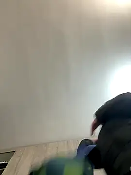 vaneelee online show from January 9, 2026, 3:24 am