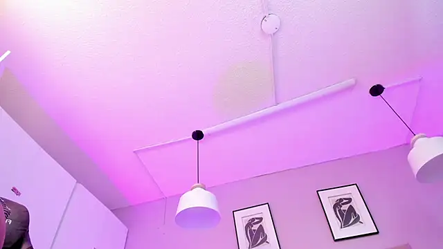 Snapshot of Inndrahot chatting on March 8, 2025, 4:01 am Inndrahot online show from March 8, 2025, 4:01 am