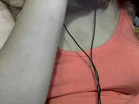 Snapshot of giga-bite chatting on December 4, 2025, 5:56 pm giga-bite online show from December 4, 2025, 5:56 pm