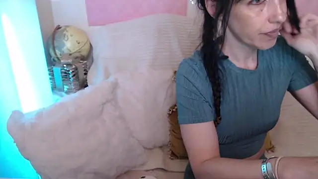 -carla- online show from May 23, 2026, 5:39 am