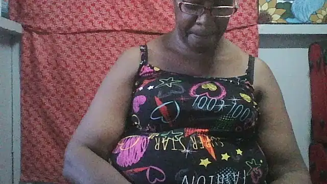 Snapshot of pink69pussy chatting on November 8, 2025, 4:32 pm pink69pussy online show from November 8, 2025, 4:32 pm