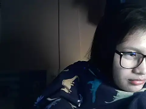 Snapshot of leamorena chatting on December 12, 2024, 4:53 pm leamorena online show from December 12, 2024, 4:53 pm