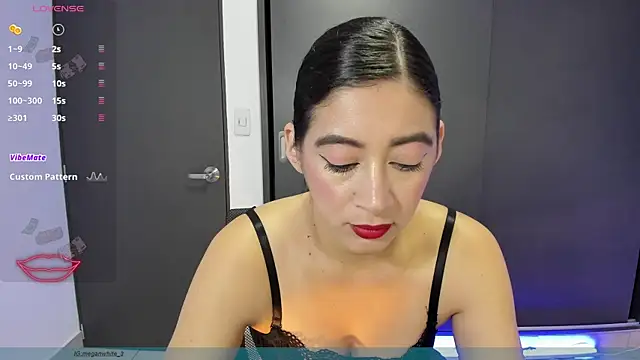 Snapshot of MeganWhite3 chatting on December 16, 2025, 4:28 am MeganWhite3 online show from December 16, 2025, 4:28 am