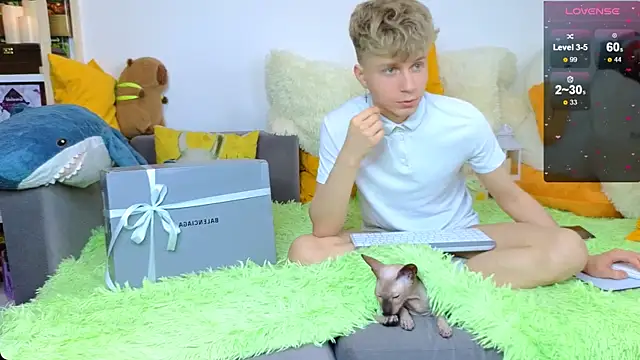 LandelRay online show from April 4, 2026, 8:10 am