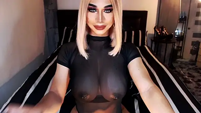 Snapshot of MassiveCockxMistress chatting on November 20, 2025, 12:11 am MassiveCockxMistress online show from November 20, 2025, 12:11 am