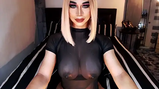 Snapshot of MassiveCockxMistress chatting on October 23, 2025, 1:26 am MassiveCockxMistress online show from October 23, 2025, 1:26 am