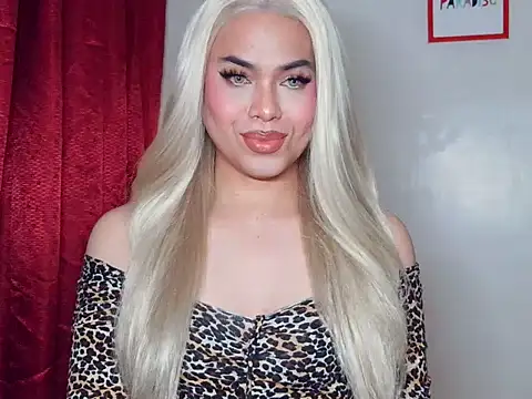 Snapshot of MistressLuna1 chatting on November 16, 2025, 8:46 pm MistressLuna1 online show from November 16, 2025, 8:46 pm