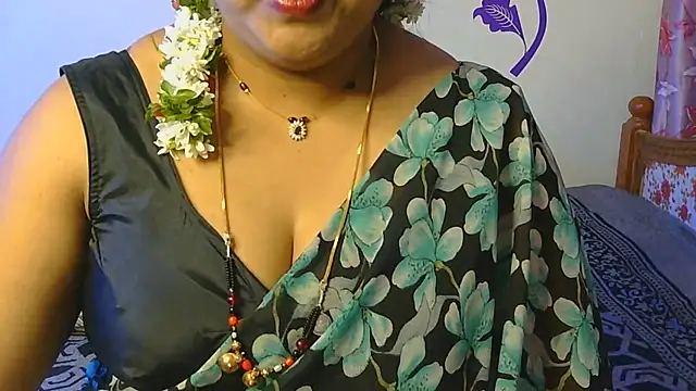 Snapshot of Love_4Sex chatting on July 10, 2026, 6:02 am Love 4Sex online show from July 10, 2026, 6:02 am