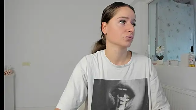 Snapshot of DiamondKay chatting on November 14, 2025, 7:56 am DiamondKay online show from November 14, 2025, 7:56 am