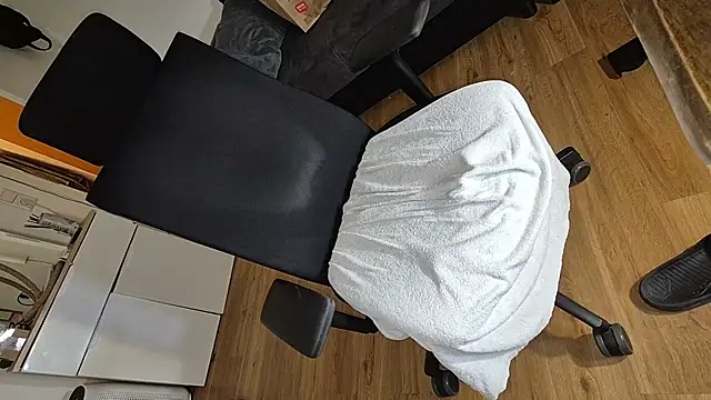 Snapshot of -luckybong- chatting on December 7, 2024, 4:53 pm -luckybong- online show from December 7, 2024, 4:53 pm