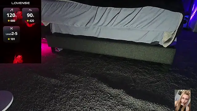 Blondiewithanass online show from March 12, 2026, 2:10 pm