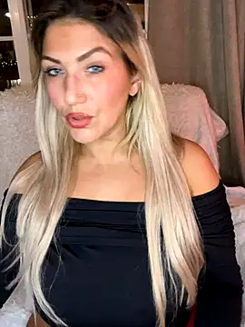 Snapshot of LittleMissEeve chatting on December 17, 2025, 1:54 am LittleMissEeve online show from December 17, 2025, 1:54 am