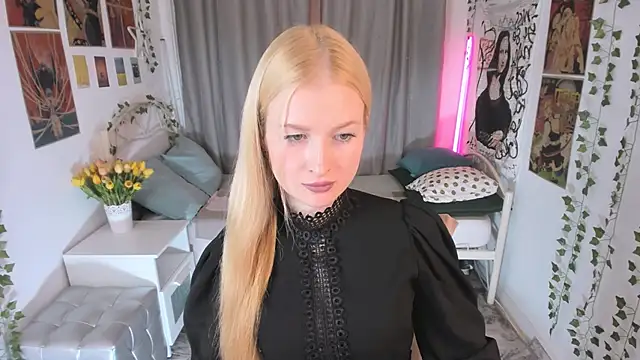 Snapshot of Laly_Peach chatting on November 11, 2025, 4:02 pm Laly Peach online show from November 11, 2025, 4:02 pm