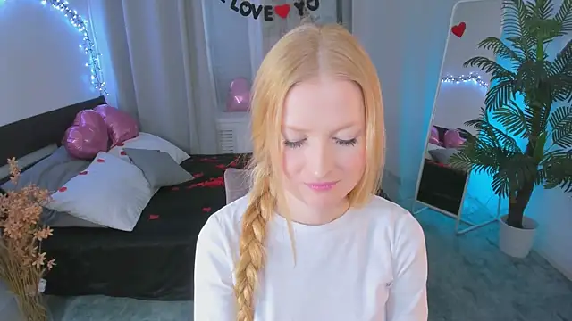 Snapshot of Laly_Peach chatting on February 17, 2025, 4:17 pm Laly Peach online show from February 17, 2025, 4:17 pm