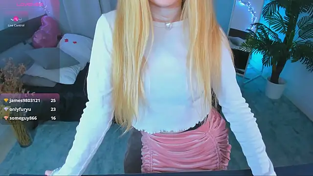 Snapshot of Laly_Peach chatting on February 16, 2025, 7:38 pm Laly Peach online show from February 16, 2025, 7:38 pm