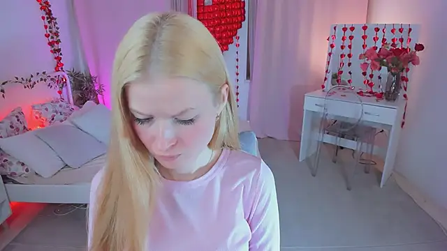 Snapshot of Laly_Peach chatting on February 15, 2026, 8:35 am Laly Peach online show from February 15, 2026, 8:35 am